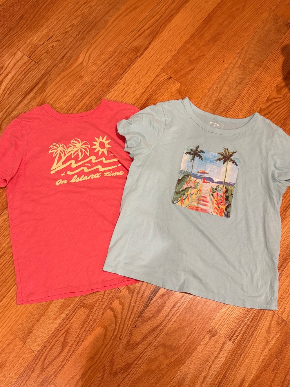 Old Navy Women's Pink and Light Blue Tropical Graphic Tees Two Pack